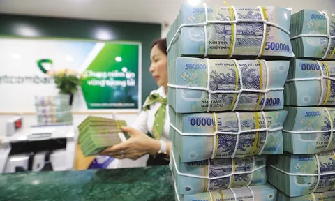 Nhiều ngân hàng đưa lãi suất tiết kiệm về mức thấp kỷ lục từ cuối tháng 11