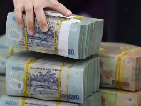 Chuyên gia: Mặt bằng lãi suất dự kiến hạ nhiệt, thị trường vốn chưa hết khó trong năm 2023