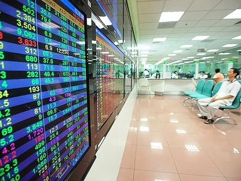 Thủ tướng: Xử lý nhanh vướng mắc, báo cáo việc nâng hạng TTCK trước 30/6
