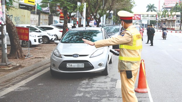 Uống rượu lái xe: Hết thời gọi ‘cứu trợ’