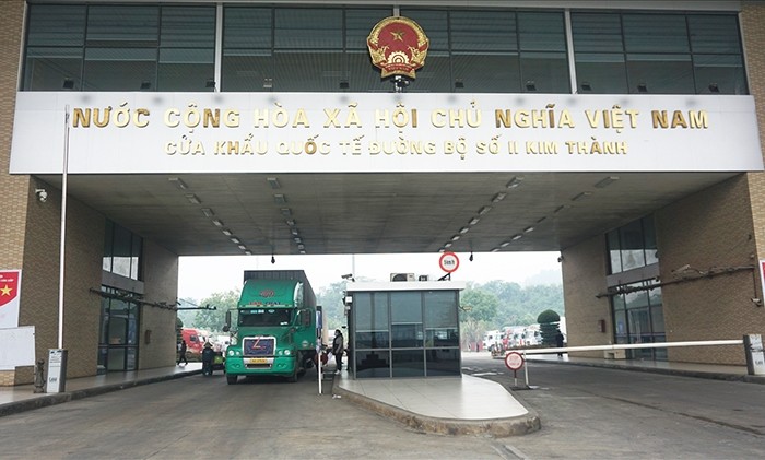 Xuất nhập khẩu qua cửa khẩu Lào Cai tăng trưởng khá
