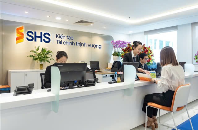 SHS chốt ngày chia cổ tức 2024 bằng tiền mặt tỷ lệ 10%