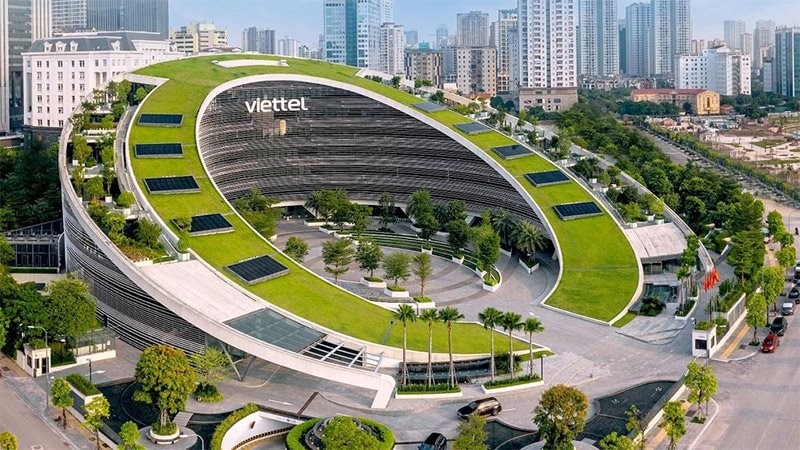 Viettel lãi kỷ lục hơn 54.000 tỷ, lương bình quân cũng tăng lên 33,5 triệu đồng/tháng