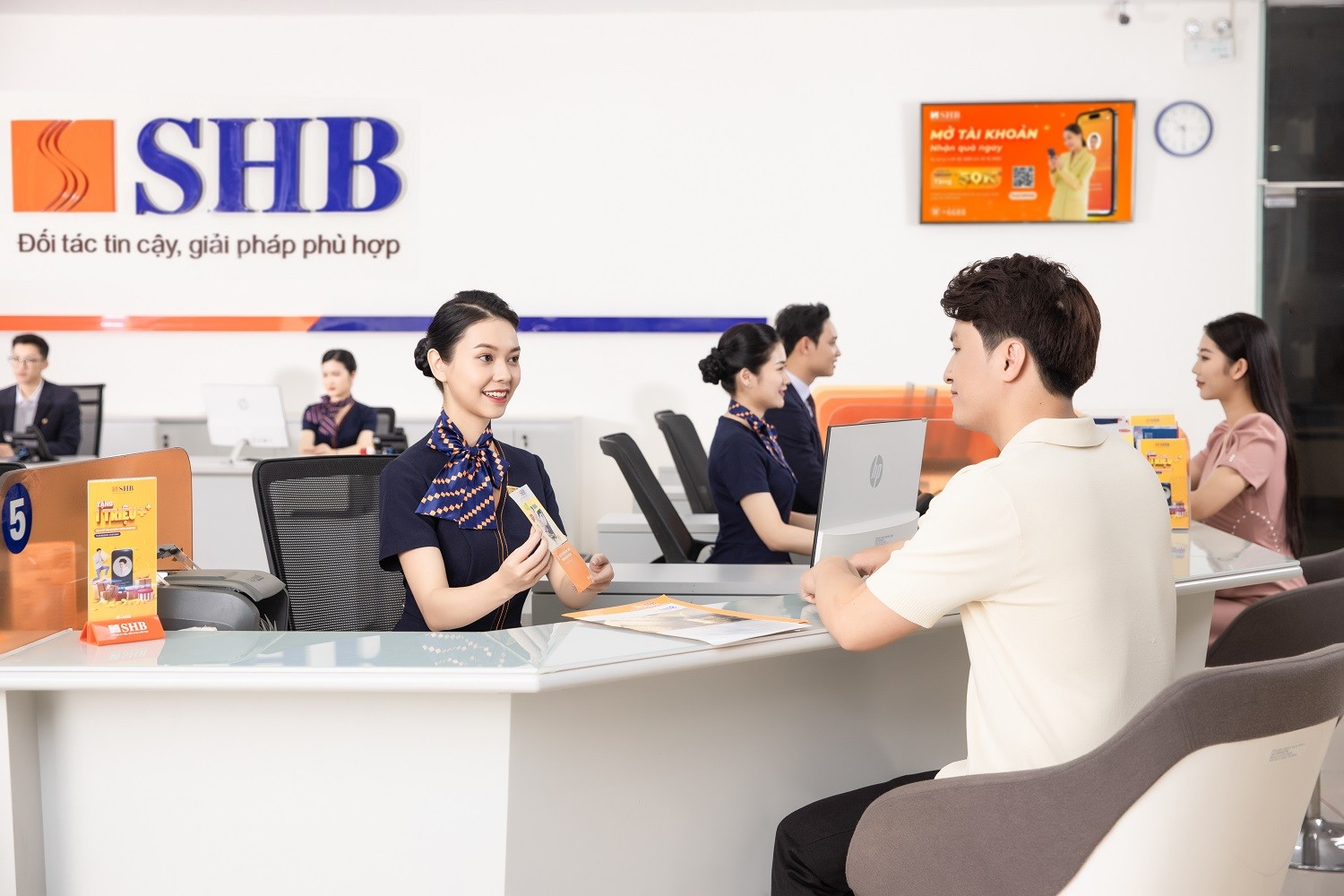 chung-khoan-shb2-1751888532.jpg