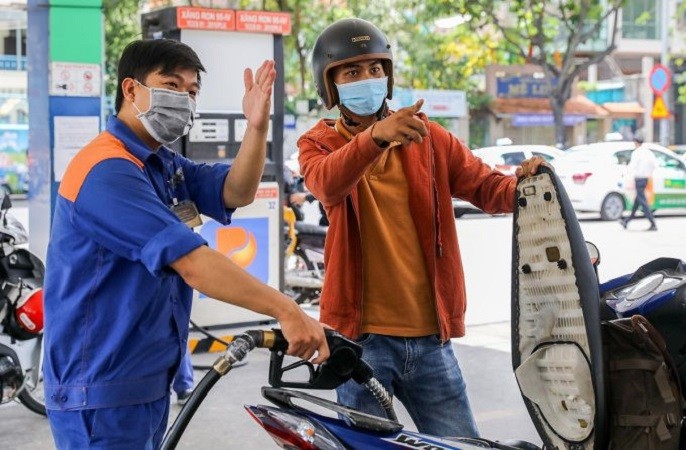 Giá xăng dầu có thể tăng mạnh vào ngày mai (11/10)