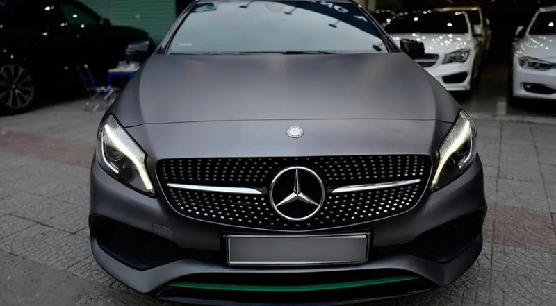 Những mẫu xe ô tô hạng sang cũ giá dưới 700 triệu đồng