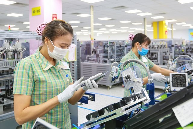 Yêu cầu thanh toán đầy đủ tiền lương, tiền thưởng cuối năm cho người lao động