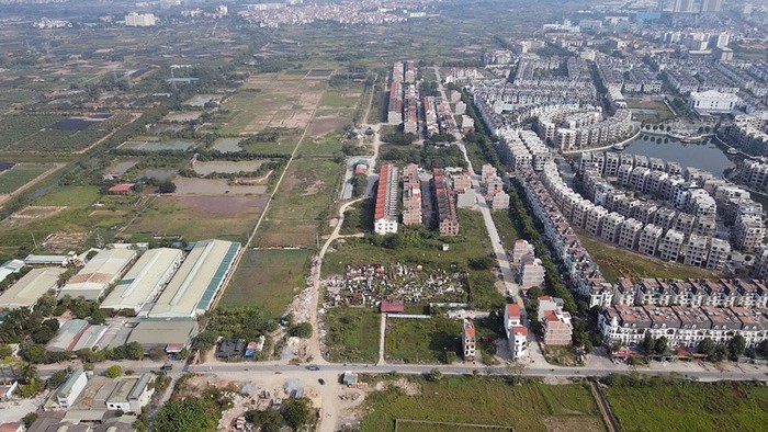 Nhà liền kề Tân Lập - Cienco 5, giá tiền tỷ thành nơi nuôi bò