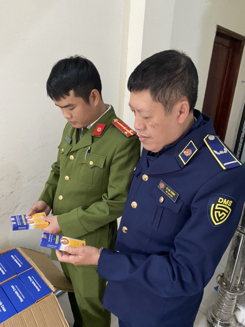 Phát hiện hơn 2.000 tuýp thuốc trị bệnh trĩ MR.DAFLON giả mạo nhãn hiệu