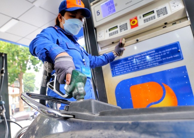Giá xăng dầu hôm nay 10/10: Cập nhật giá xăng dầu trong nước, quốc tế
