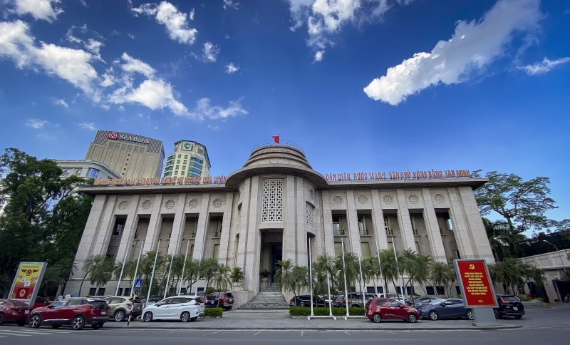 Ngân hàng Nhà nước giảm giá bán USD lần thứ 3 trong tháng