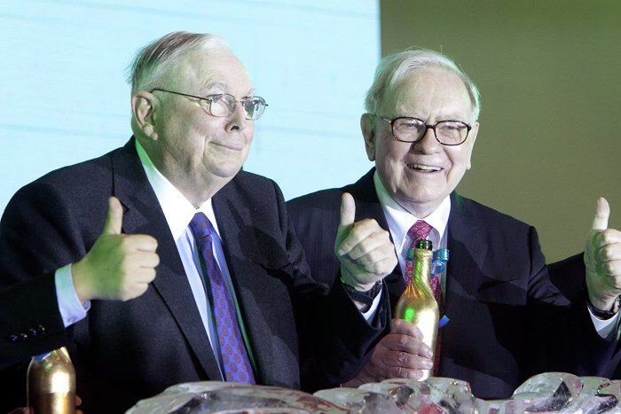 10 bài học về tiền bạc và hạnh phúc từ ‘cặp bài trùng’ Warren Buffett và Charlie Munger