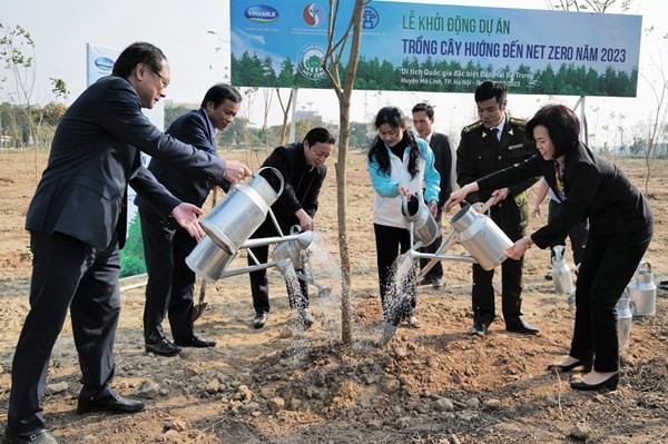 Vinamilk khởi động dự án trồng cây hướng đến Net Zero Carbon