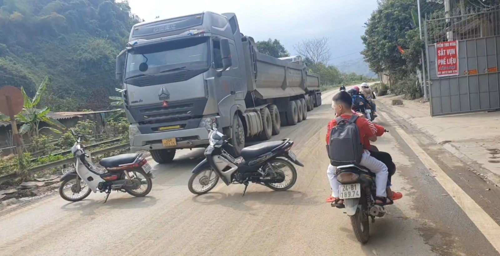 Lào Cai: Người dân kêu cứu trước tình trạng vận chuyển khoáng sản gây ô nhiễm môi trường