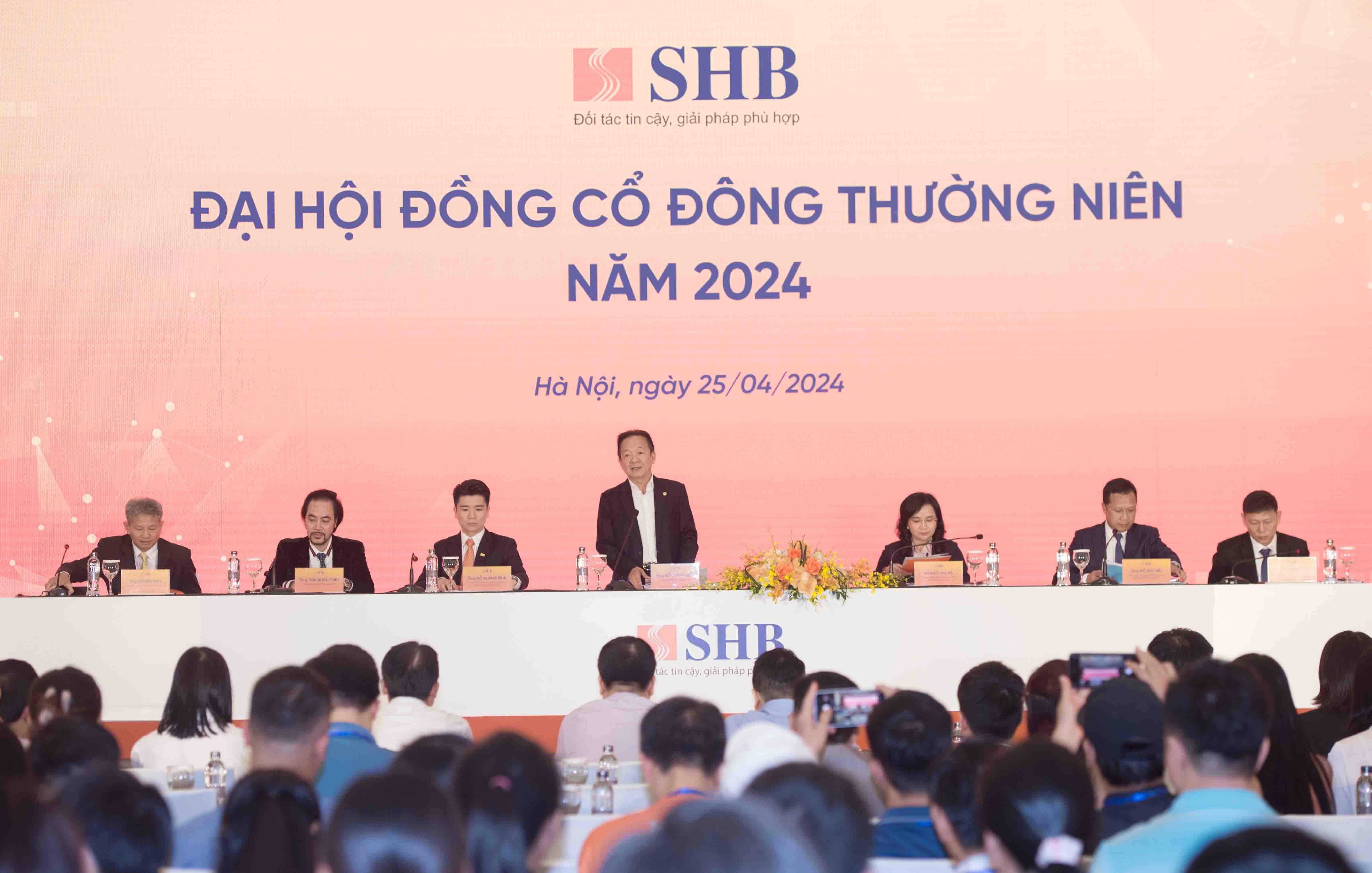 SHB tăng tốc chuyển đổi, lợi nhuận quý I cao nhất lịch sử, mục tiêu 2024 tăng 22% và chia cổ tức 18%