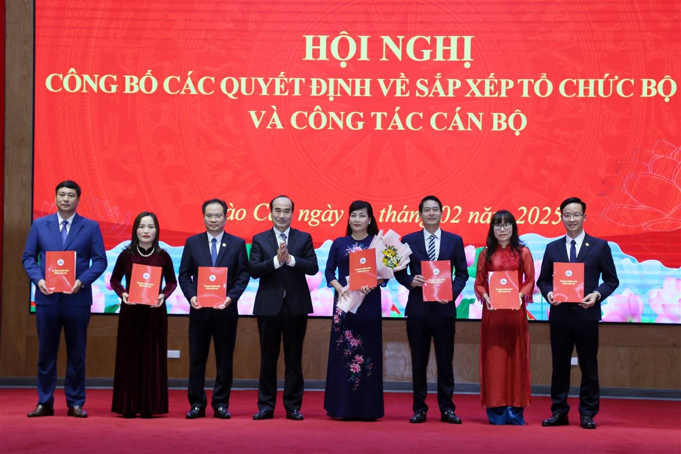 Lào Cai: Công bố các Quyết định về sắp xếp tổ chức bộ máy và công tác cán bộ
