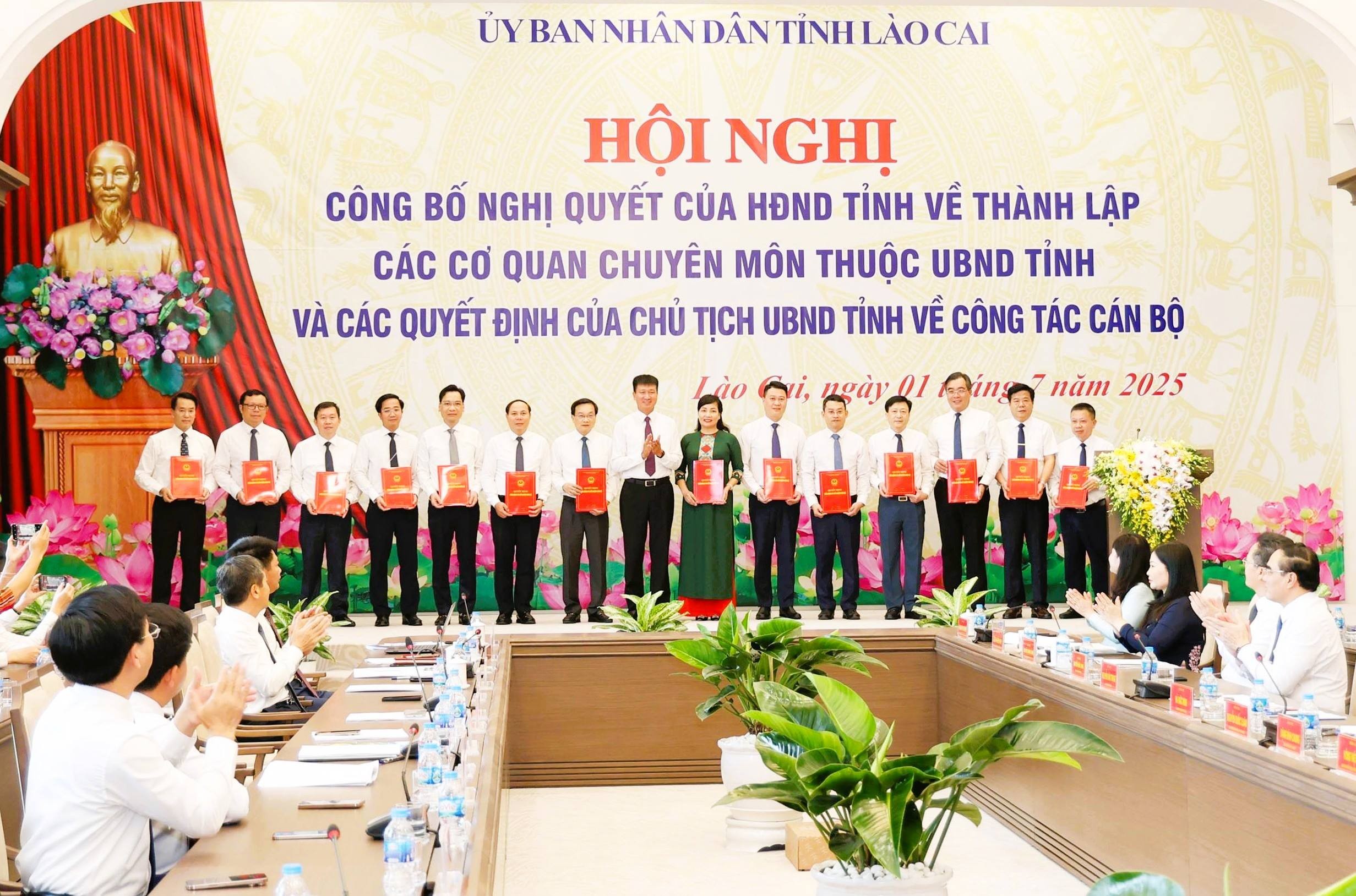 [Infographic] Danh sách lãnh đạo các cơ quan chuyên môn thuộc UBND tỉnh Lào Cai