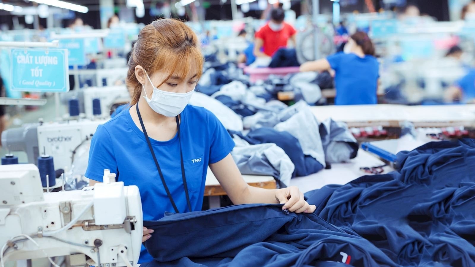 Ngành dệt may Việt Nam lần đầu ghi nhận xuất khẩu giảm trên 10% sau 30 năm